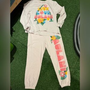 Disney Aulani sweat-shirt and sweatpants